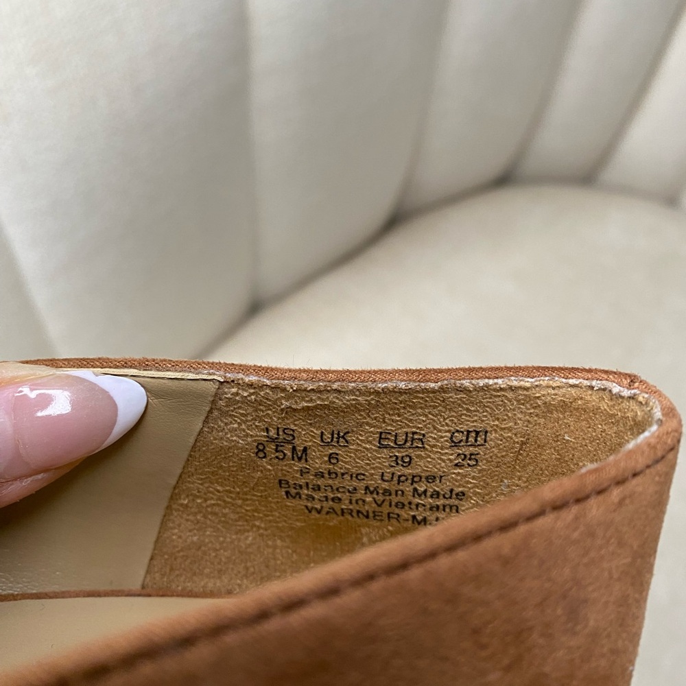 Naturalizer Tan Suede Mary Jane Heels NEW-no box - Picture 4 of 6